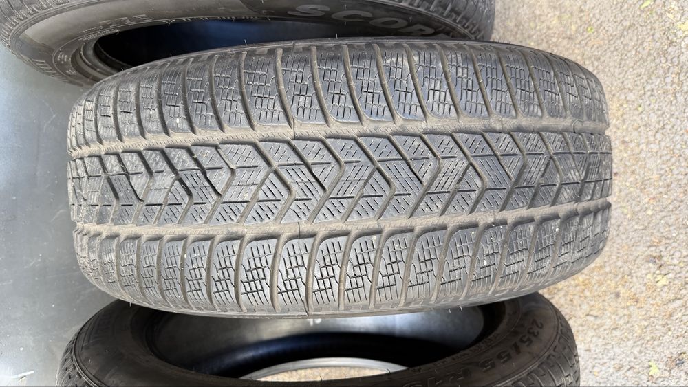 Зимни гими 235/55/19  101V Dot 2022 PIRELLI
