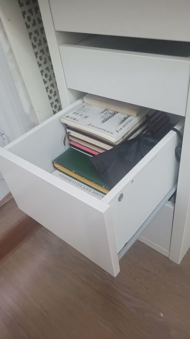 Тумбочка с полками