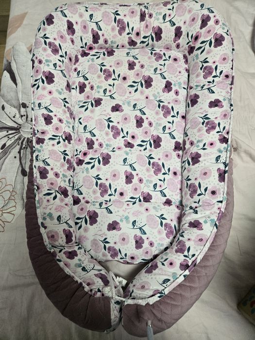 Babynest violet cu flori