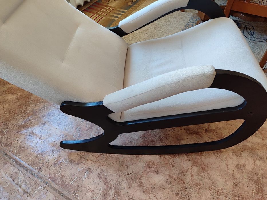 Продам кресло качалку