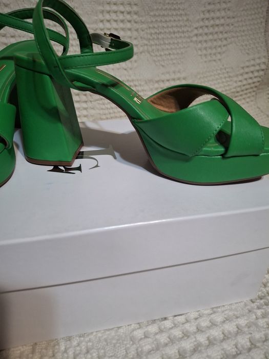 Сандали нови. Бразилия.