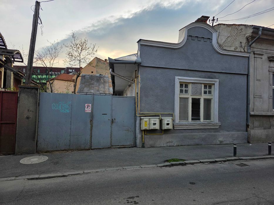 Casa cu teren ultra central pe Str Constanta