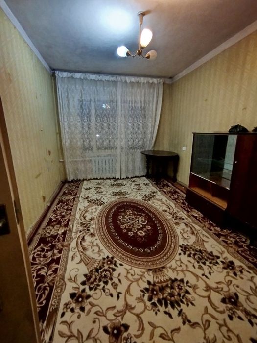 Чилонзор 25 1/4/4 сотилади
