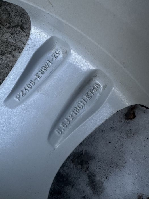 Р16 Тойота оригинал без шин