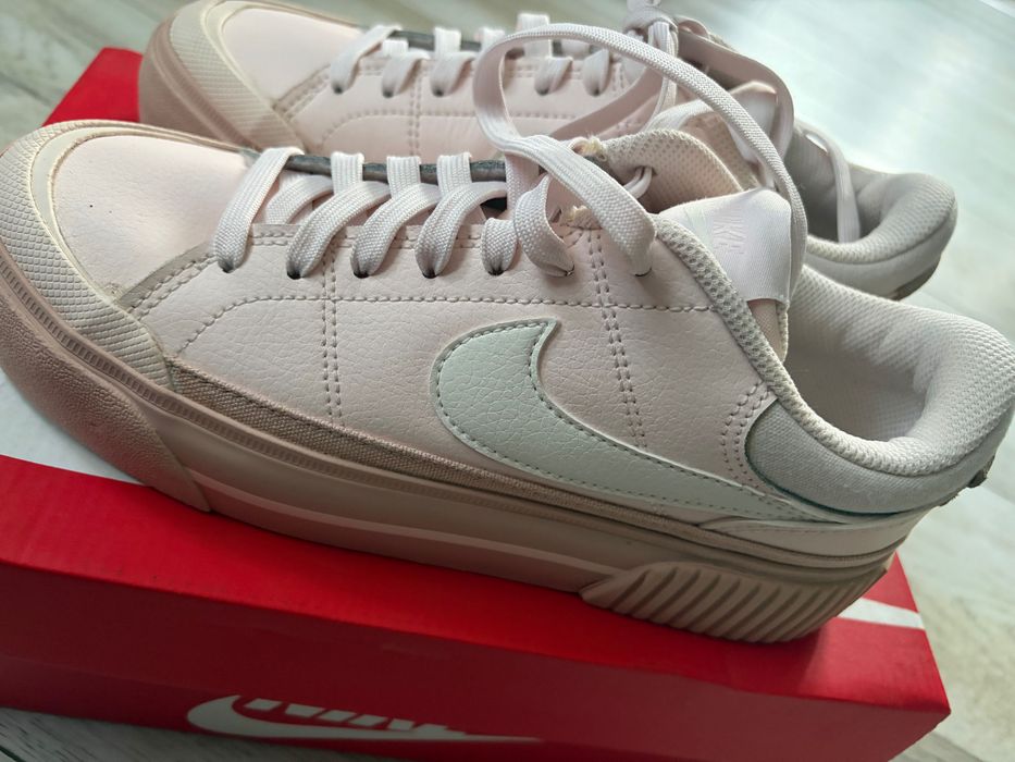 Adidasi nike dama