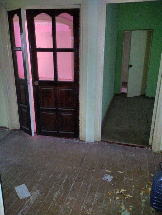 Срочно продается 5-комнатнаяквартира центре города Гулистана