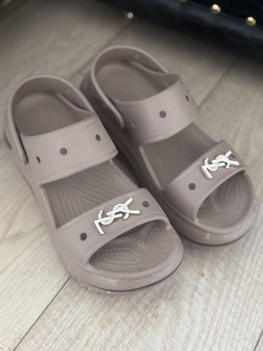 Продаю Crocs сандалии Mega Crush (оригинал)