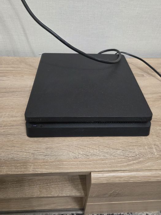 Продаю пс 4 с играми