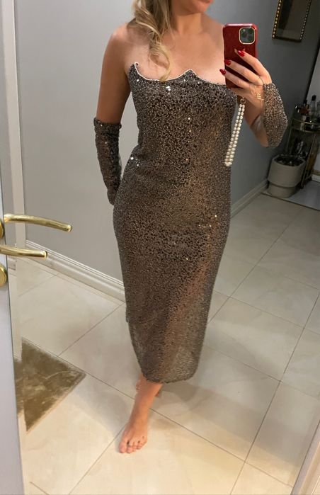 Vand rochie cu manusi si corset