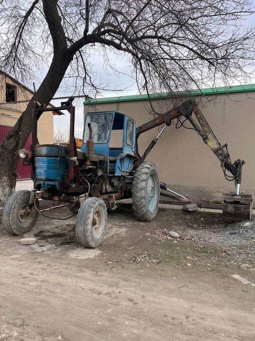 Traktor pokruzchik sotiladi