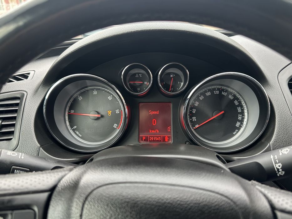 Vand sau schimb cu ceva mai nou , tot automat