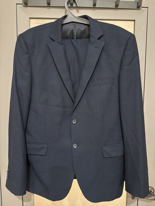 Костюмы в отличном состояние