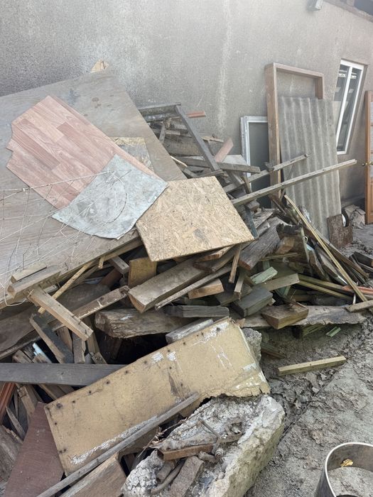 Дрова, старые доски