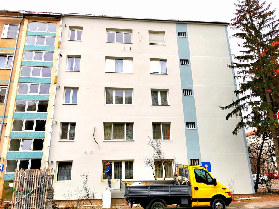 Termosistem, izolatii termice fatade, renovari, vopsire, reparatii.