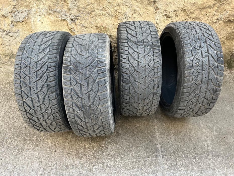 Зимни гуми 215 на 40 17
