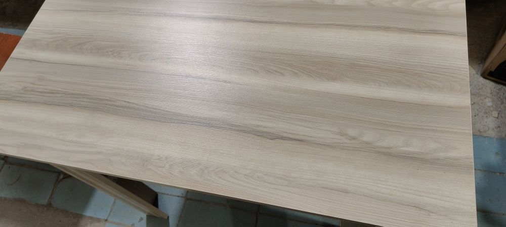 Продаем столы новые