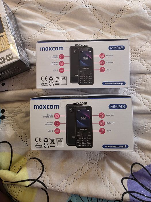 Vând 3 telefoane mobile pt cei in vârstă