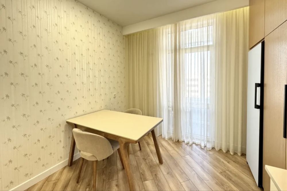 Стол со стульями