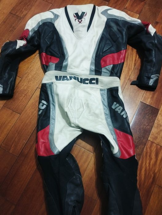 Мотокомбинезон, мотоэкипировка