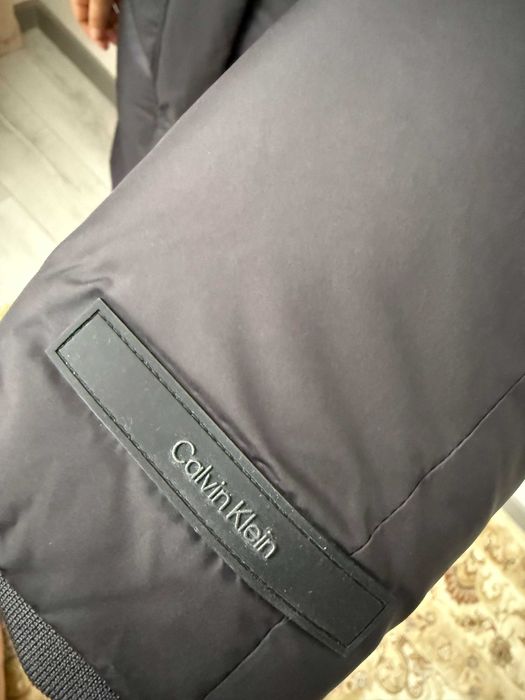 Продам новую куртку Calvin Klein