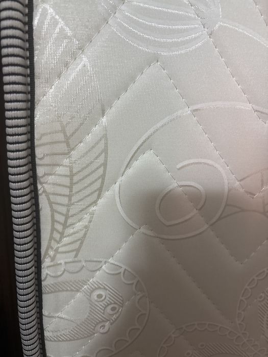 Матрас ортопедический 200\90 почти новый 2 шт.