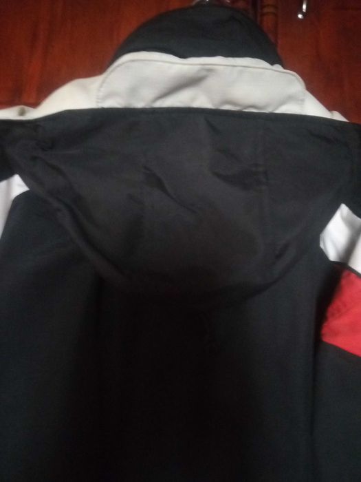 Geaca barbateasca, material impermeabil