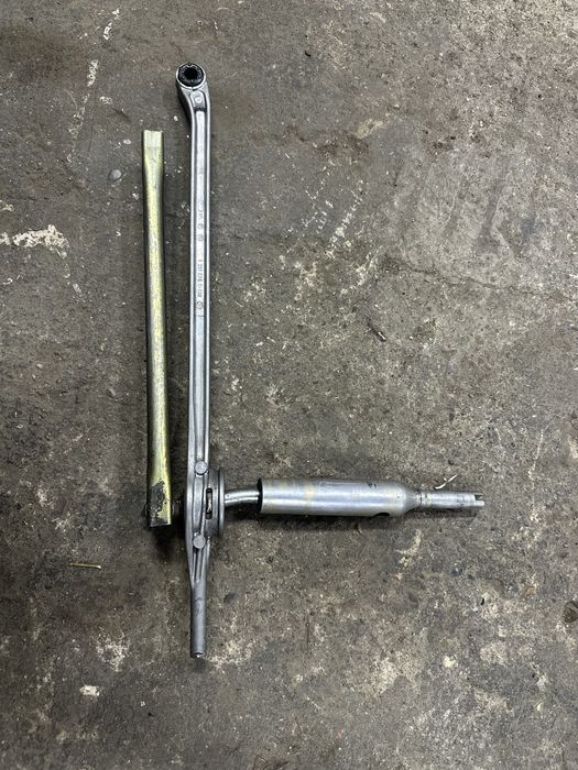 Кулиса на БМВ Е34 520i