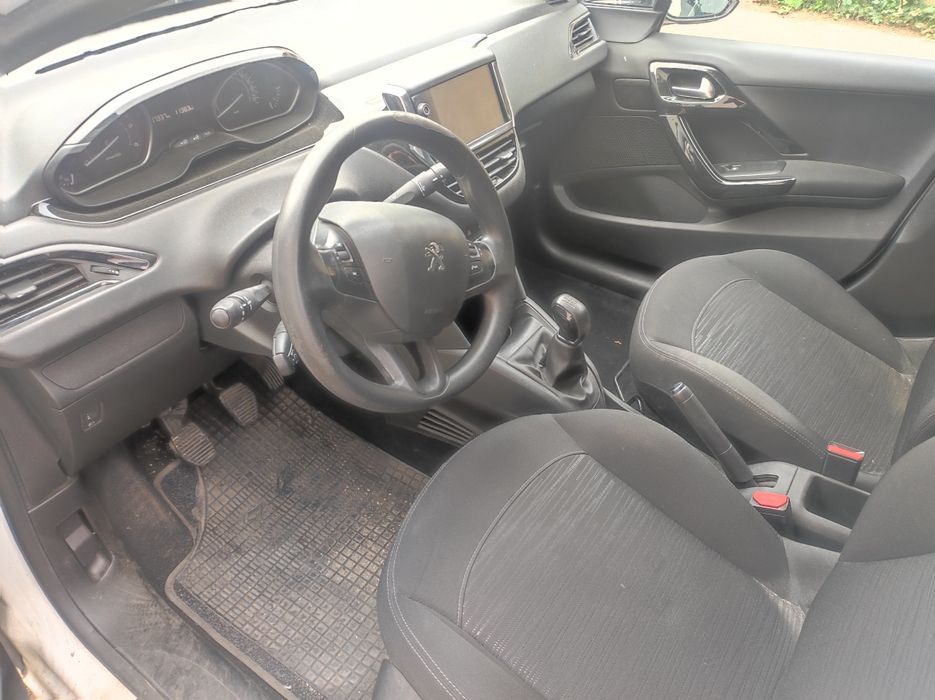 На части!!!Пежо-208,1.6HDI-75к.с.