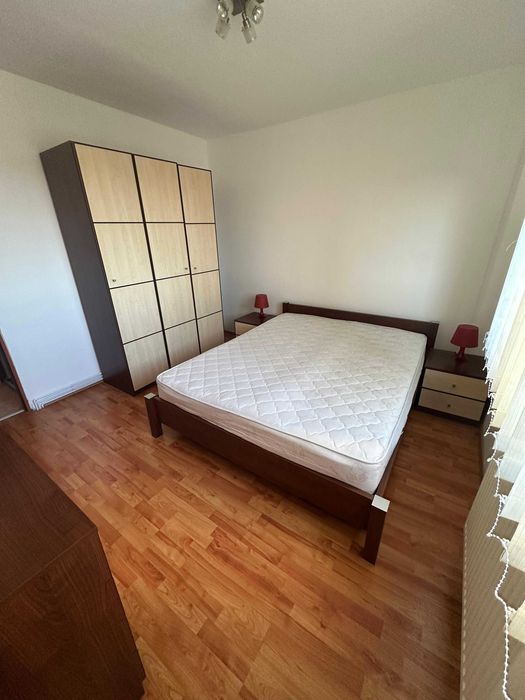 Inchiriez Apartament 2 camere, decomandat