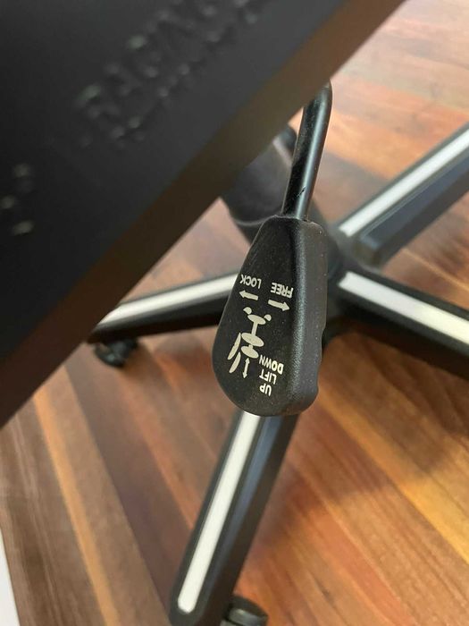 Офис стол за геймари