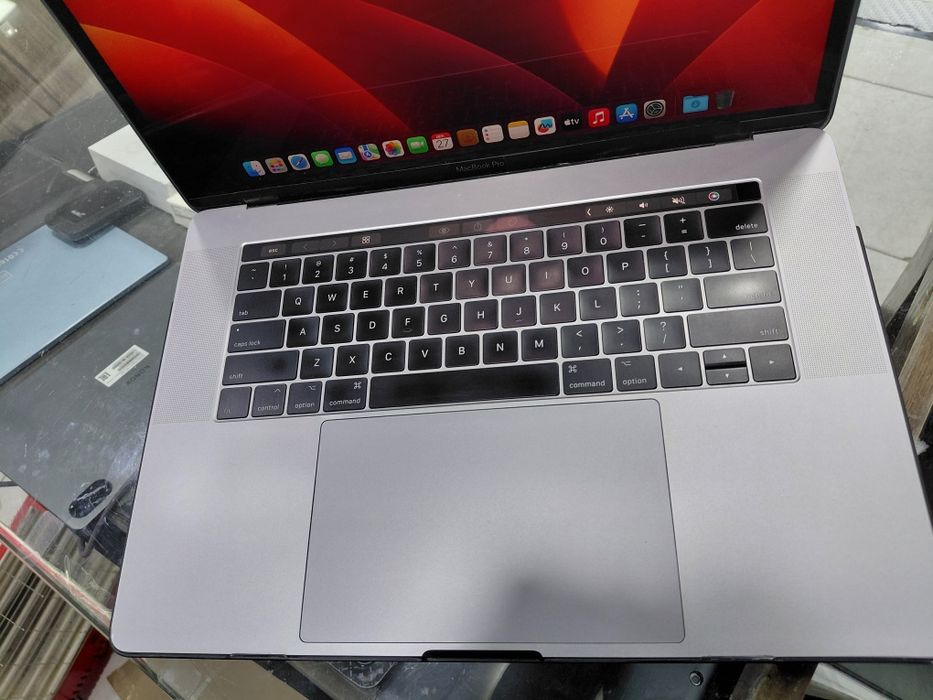 Macbook pro intel i7 radeon Pro555