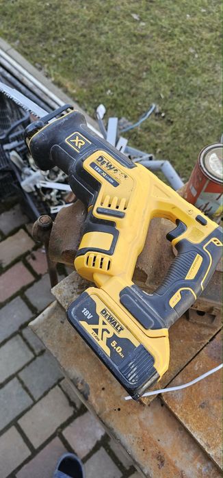 Fierastrau sabie dewalt