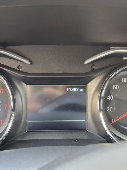 Chevrolet Onix Redline.