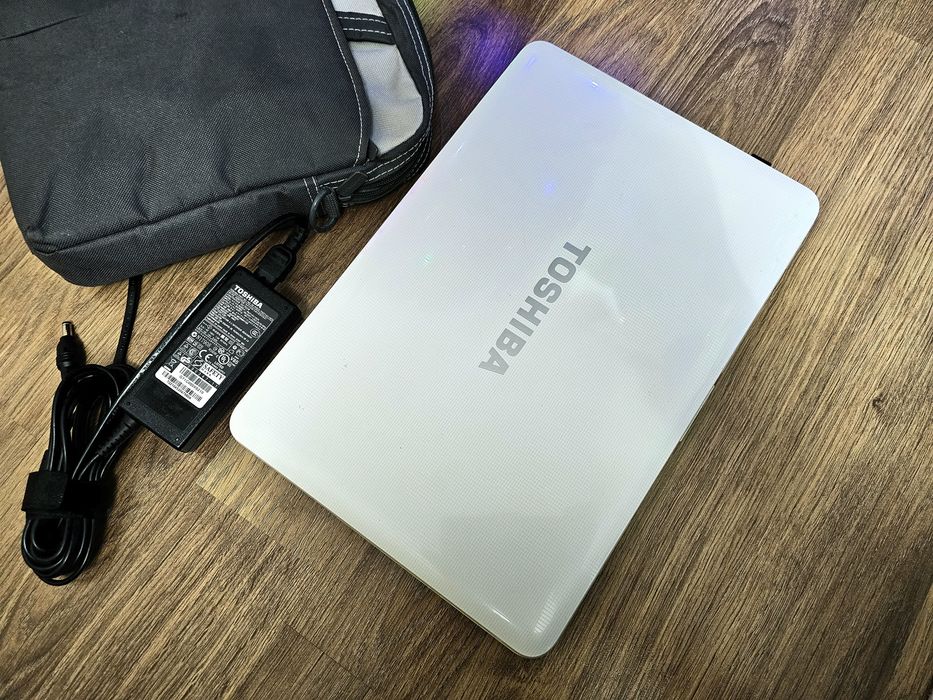 Мини лэптоп для работы Intel core i3 / 8 GB