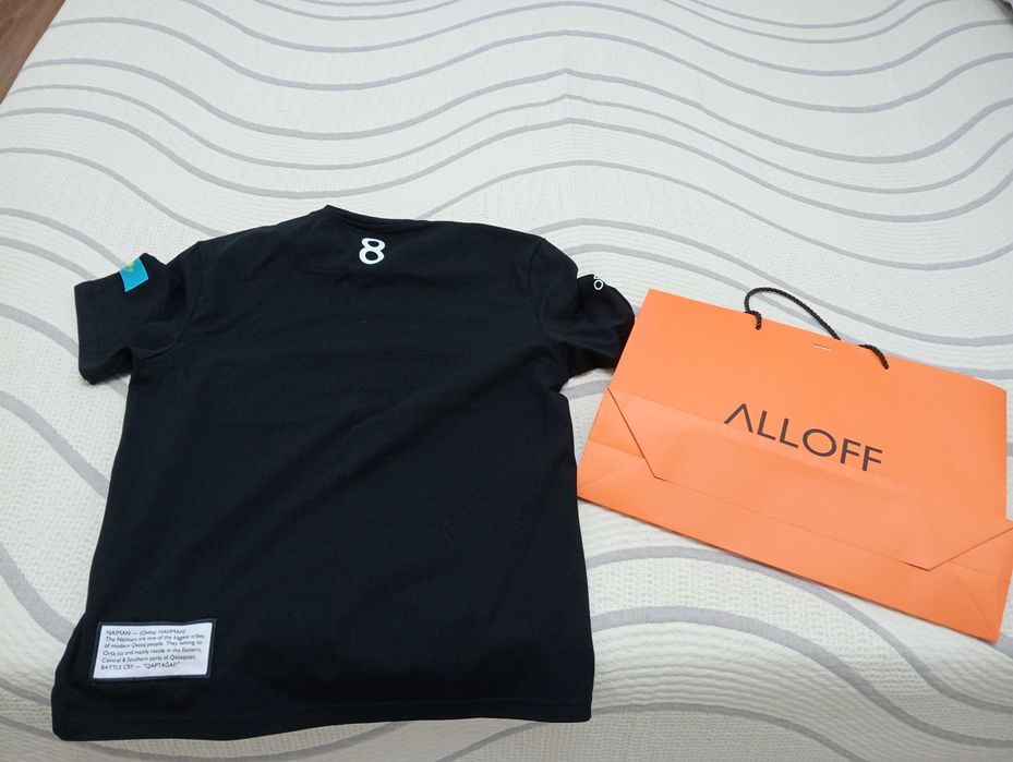 Продам футболку бренд