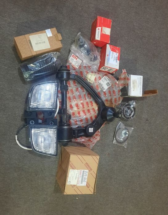 Тайота хайс .туманки