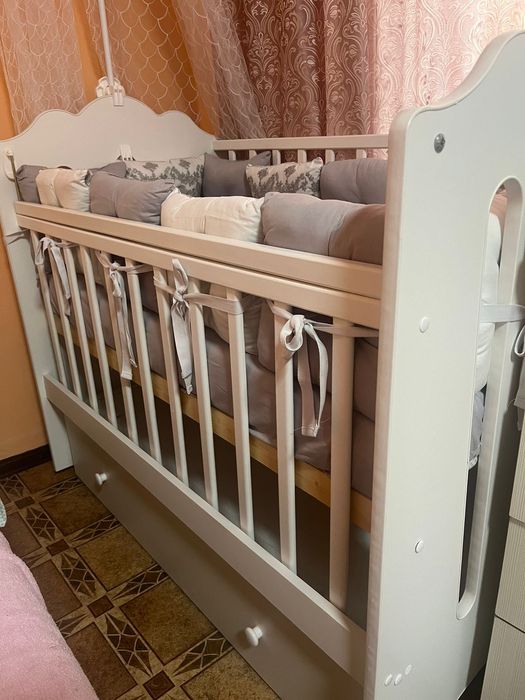 Детская кровать маятник