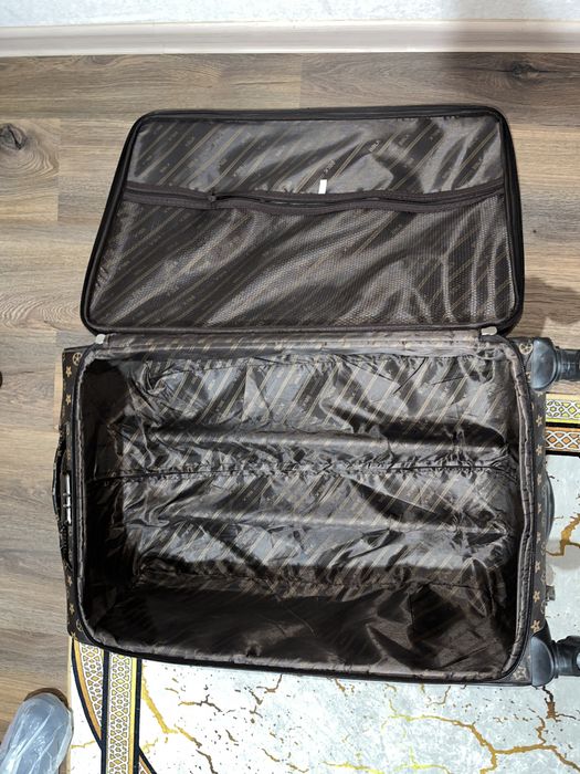 Большой чемодан