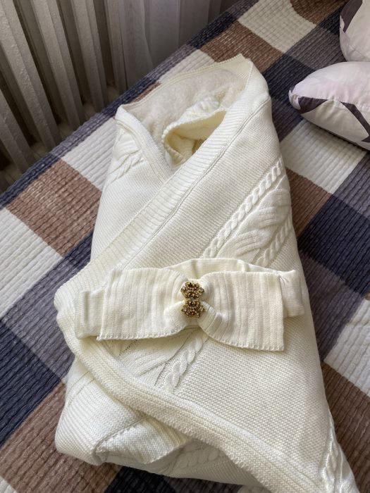 Продам  зимний конверт на выписку