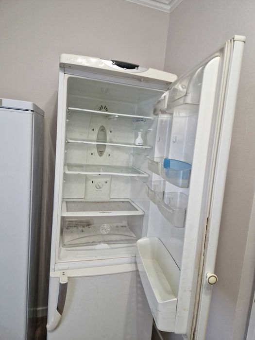 Холодильник  LG 180см