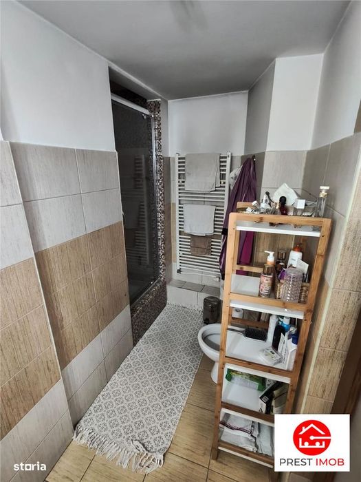 Apartament si spatiu comercial de vanzare