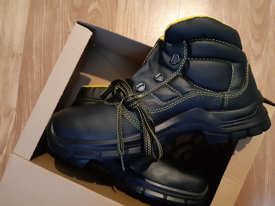 Bocanci cu bombeu metalic Rhino Work