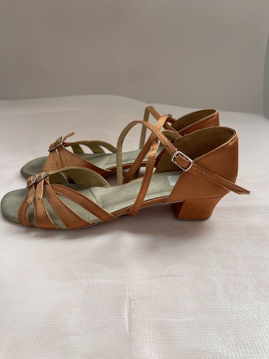 Продам танцевальные босоножки