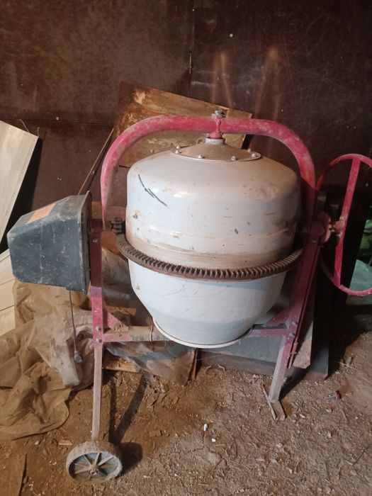 Продам бетономешалку Elitech Б 180Н