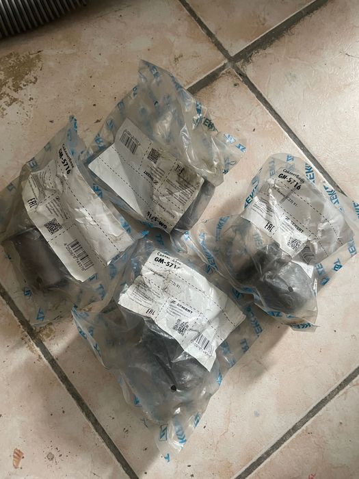 Сайлентблок Zekkert GM5716