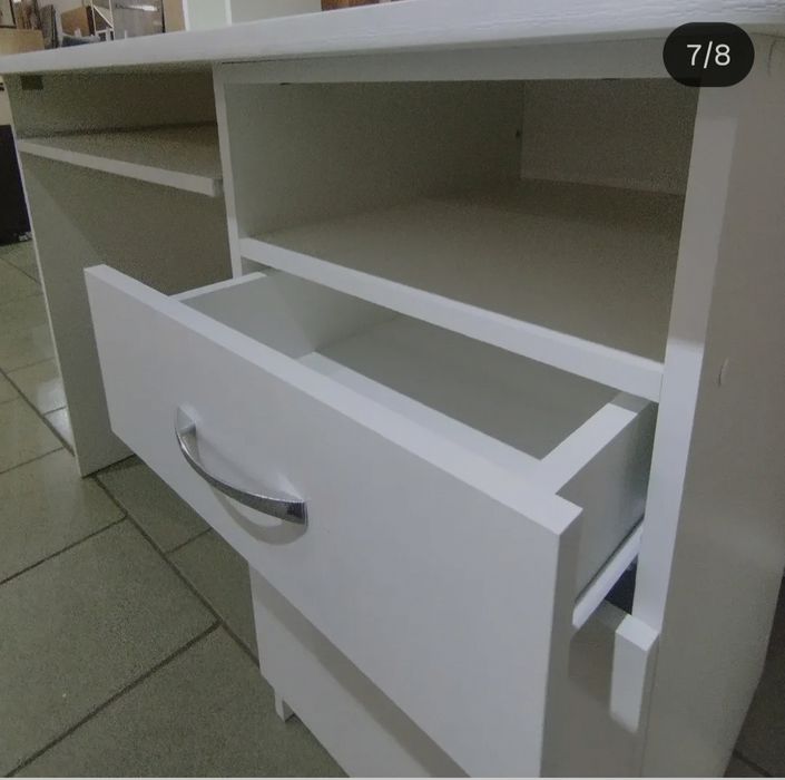Продам письменный стол, в отличном состоянии