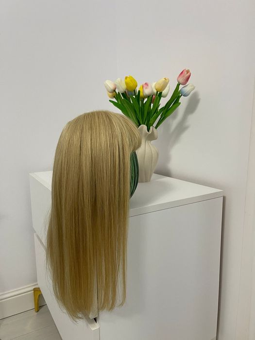 Peruca par natural blond opal cu breton 50 cm BuenoBia