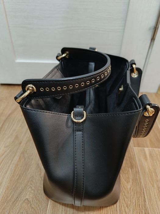 Женская сумка с ручками