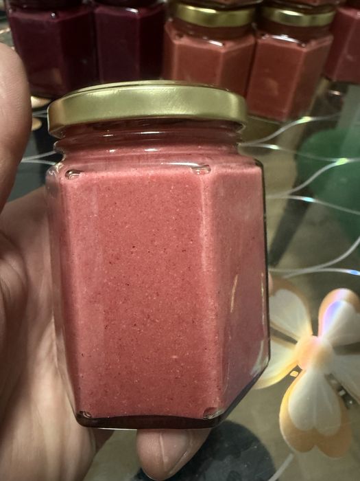 Miere cu zmeura , afine si capsuni