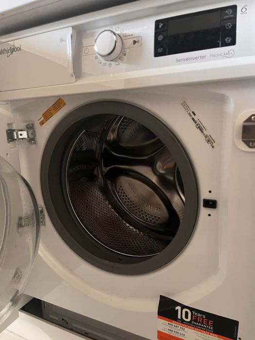 Masina de spalat rufe frontala incorporabila Whirlpool 8 kg, 1400 rpm, al 6-lea Simt, Motor Inverter, Display digital, Alb